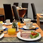 Hotel Catone District 3*