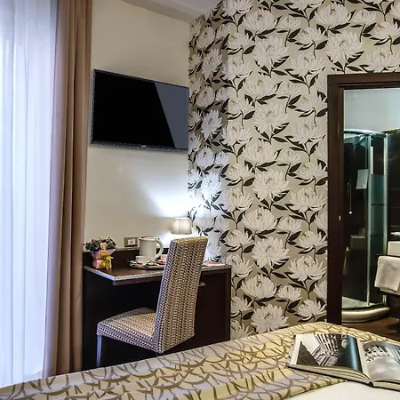 Hotel Catone District 3*