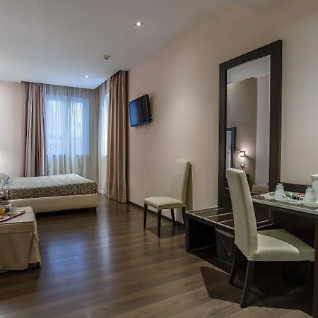 Hotel Catone District 3*