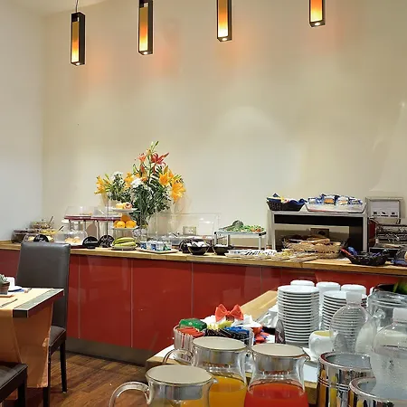 Hotel Catone District 3*