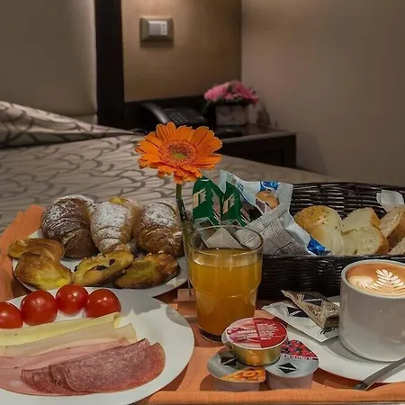 Hotel Catone District 3*