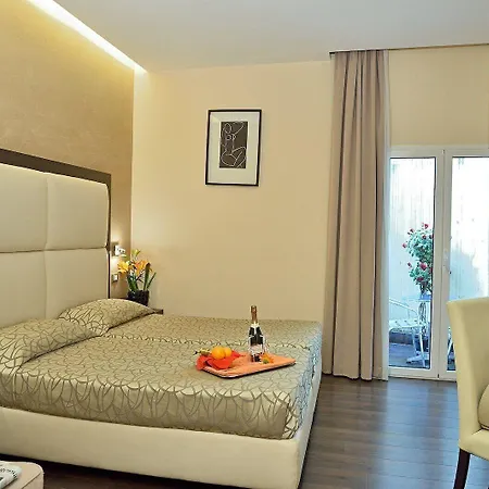 Hotel Catone District 3*