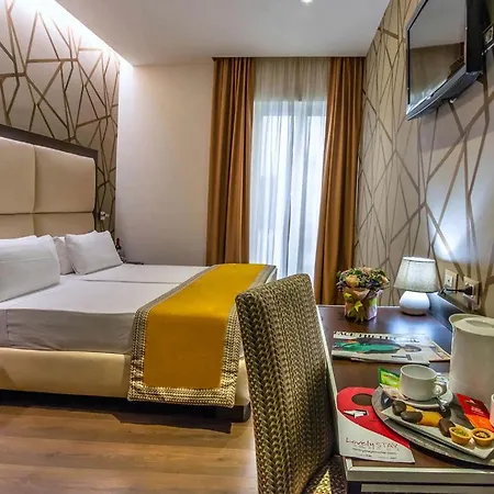 Hotel Catone District 3*